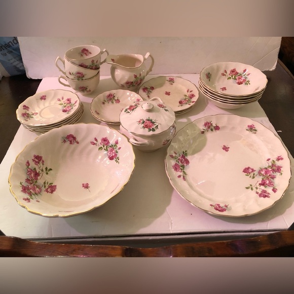 Vintage Rose Old Chelsea China Johnson Brothers Lunch Set. 23 piece - Picture 1 of 4